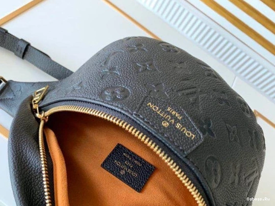 PRELAUNCH LOUIS BUMBAG MONOGRAM DIGITAL EXCHANELUSIVE - EMPREINTE VUITTON 0501